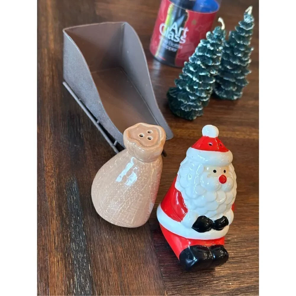 Assorted Christmas table decor